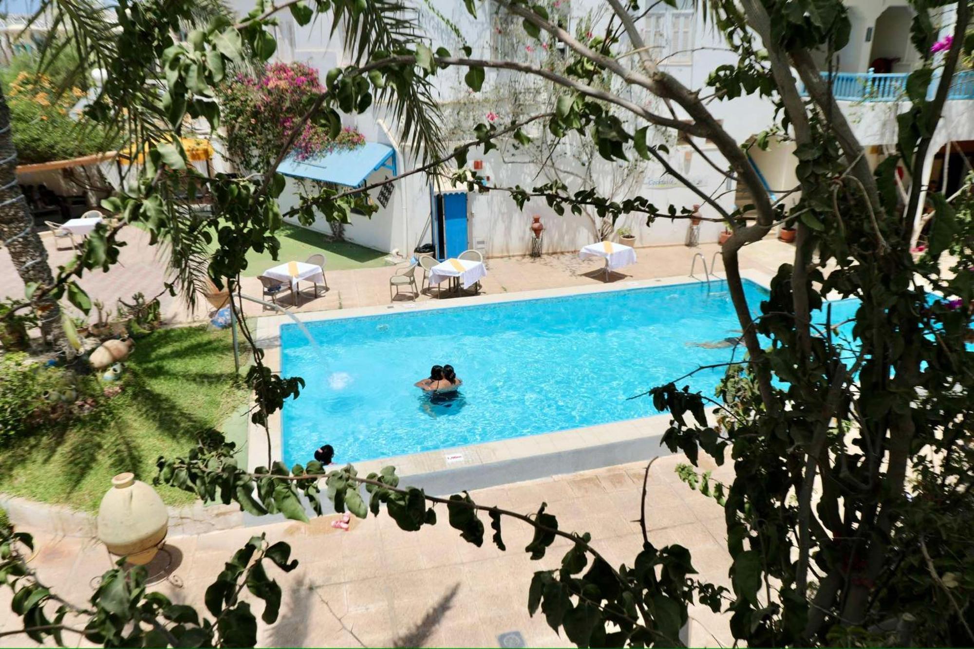 Appart Hotel Rodes Mezraia Exteriér fotografie